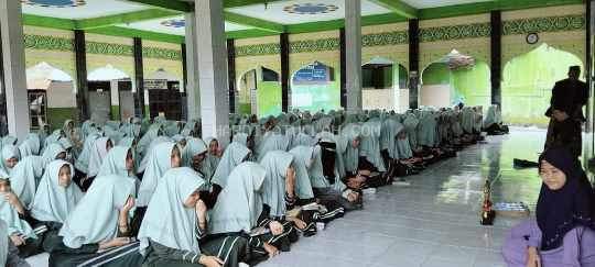 Tantangan Pesantren di Era Modern: Menjaga Tradisi di Tengah Arus Perubahan